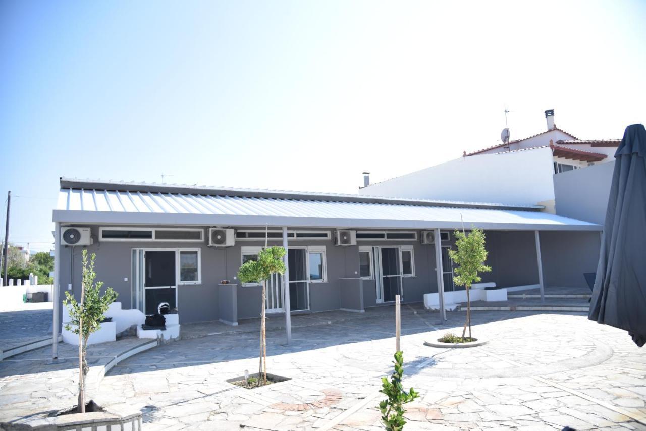Family Apartments 1 Lechaio Exterior photo
