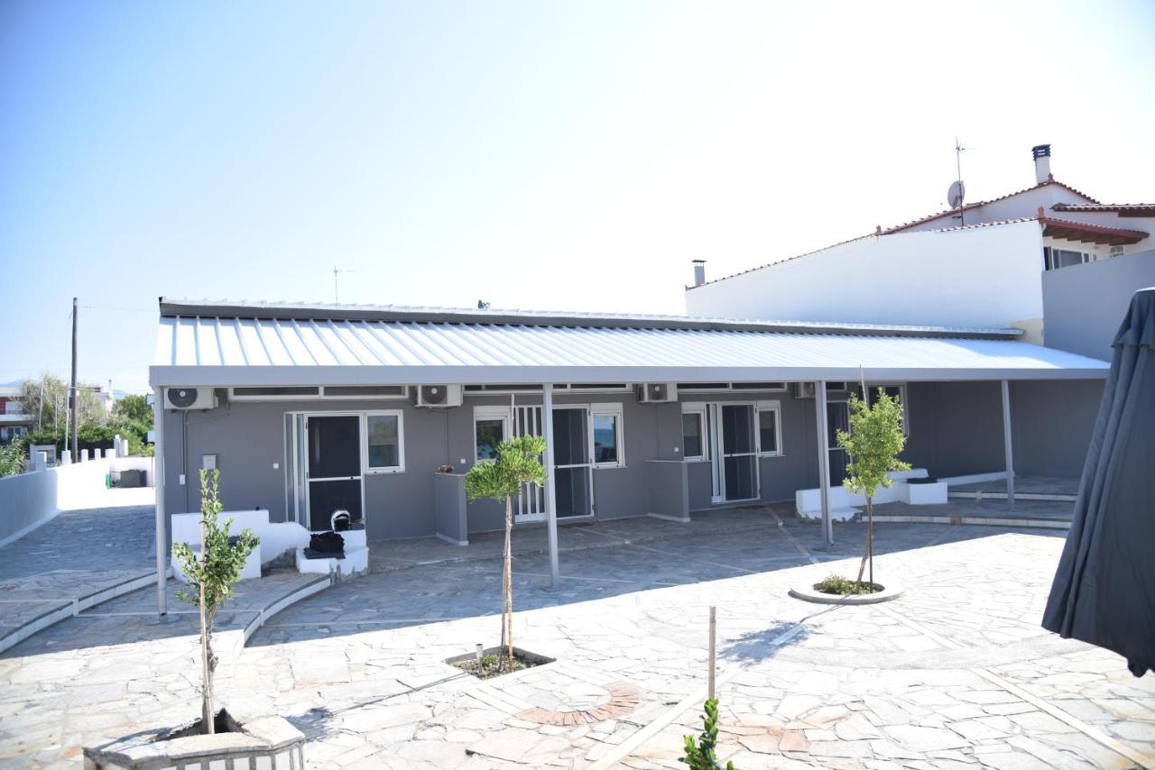 Family Apartments 1 Lechaio Exterior photo